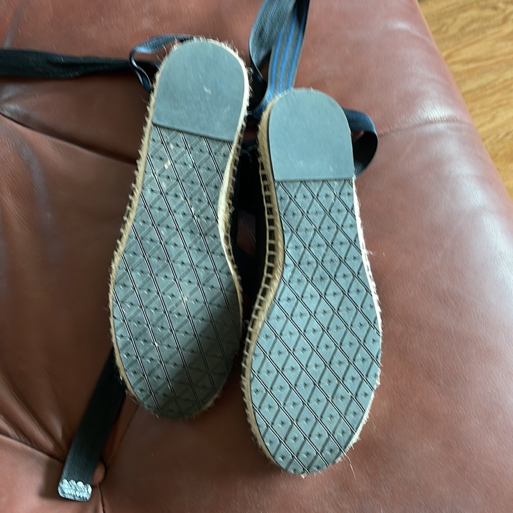 Shoes - Picture 2 of 3